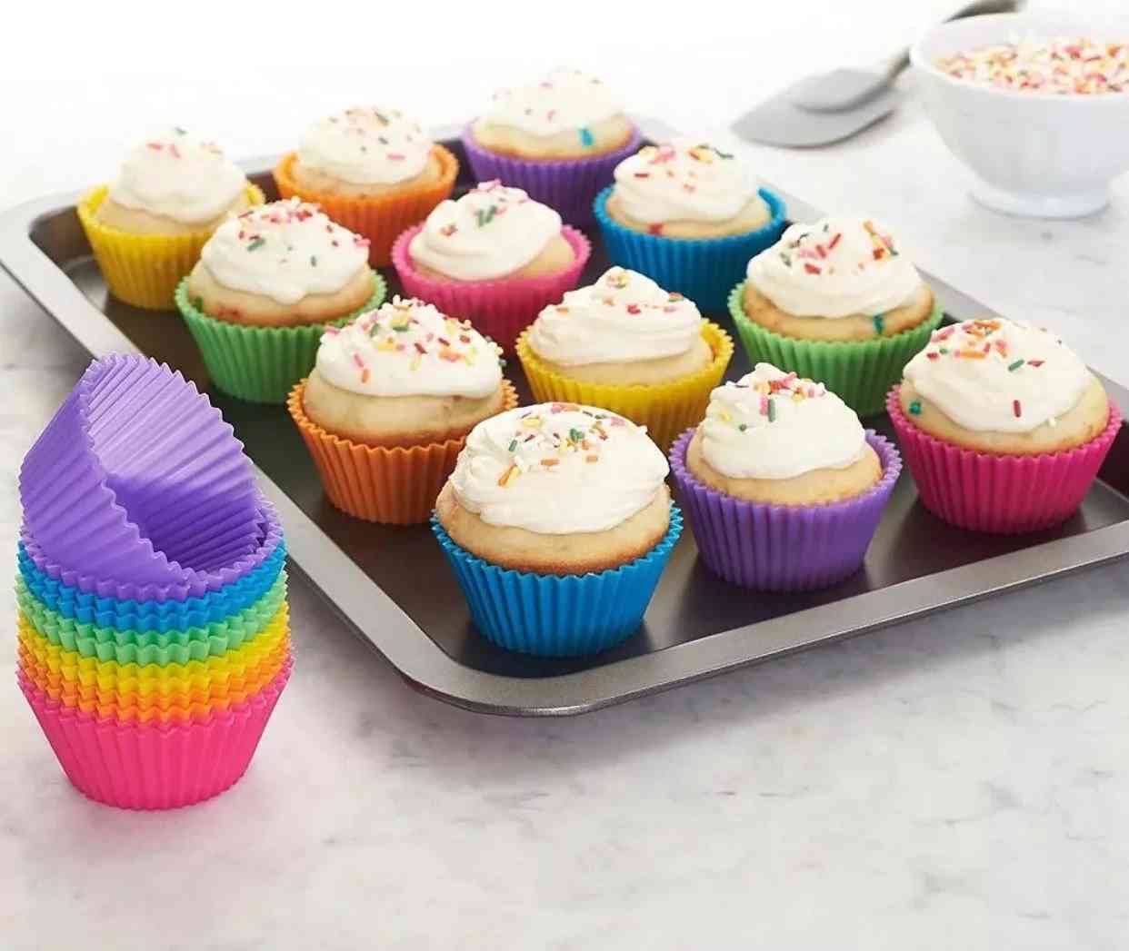 12 Pcs Silicone CupCake Mold